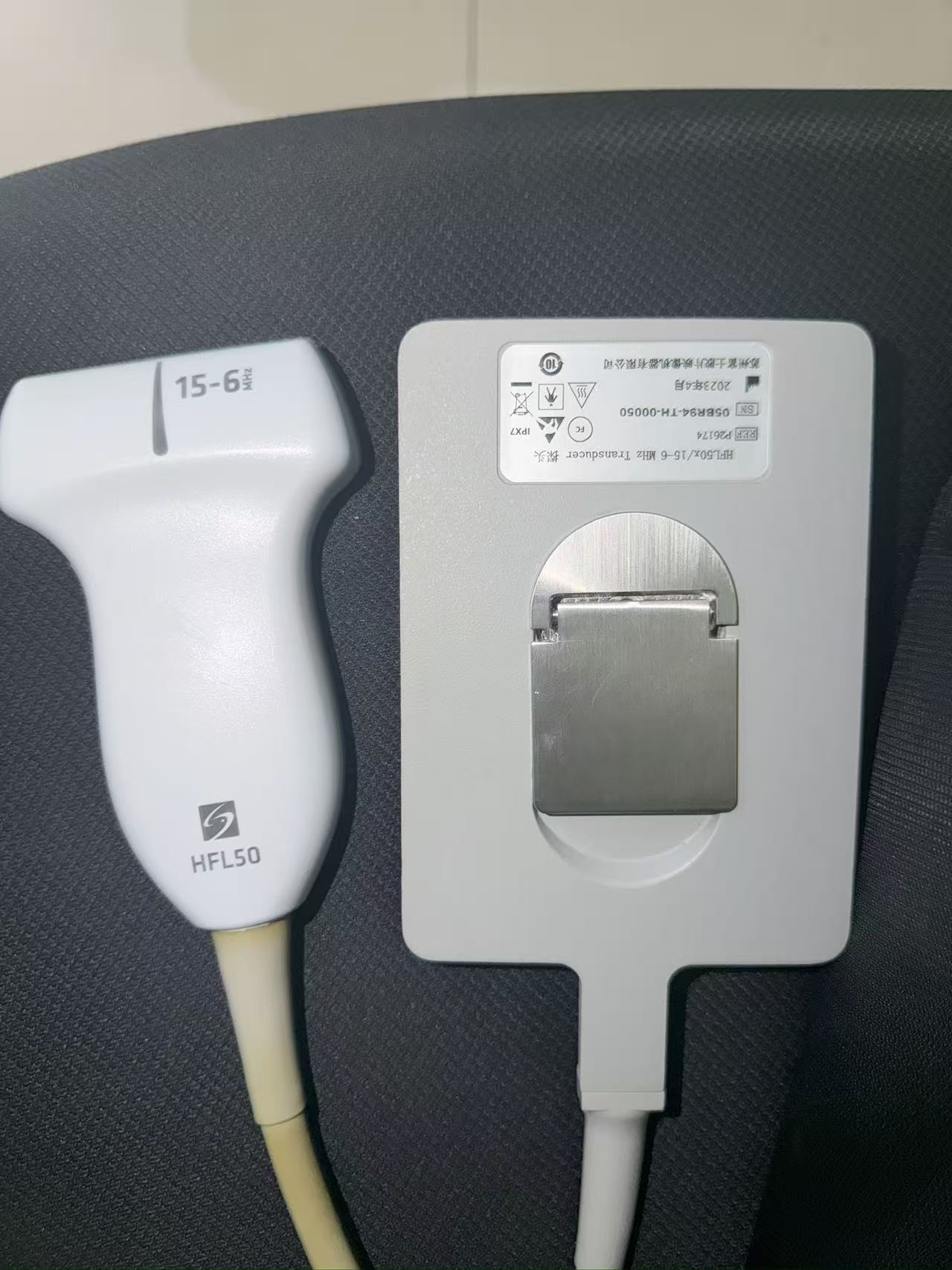 富士HFL50探头 HFL50x/15-6 MHz图像有黑影(图1)