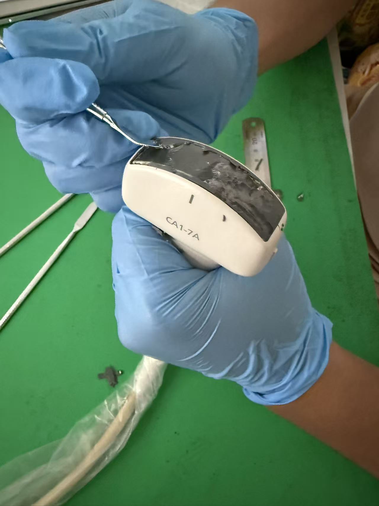 维修各品牌彩超探头有暗道黑影无扇区图有噪音图像不清晰有干扰图像缺失(图1)